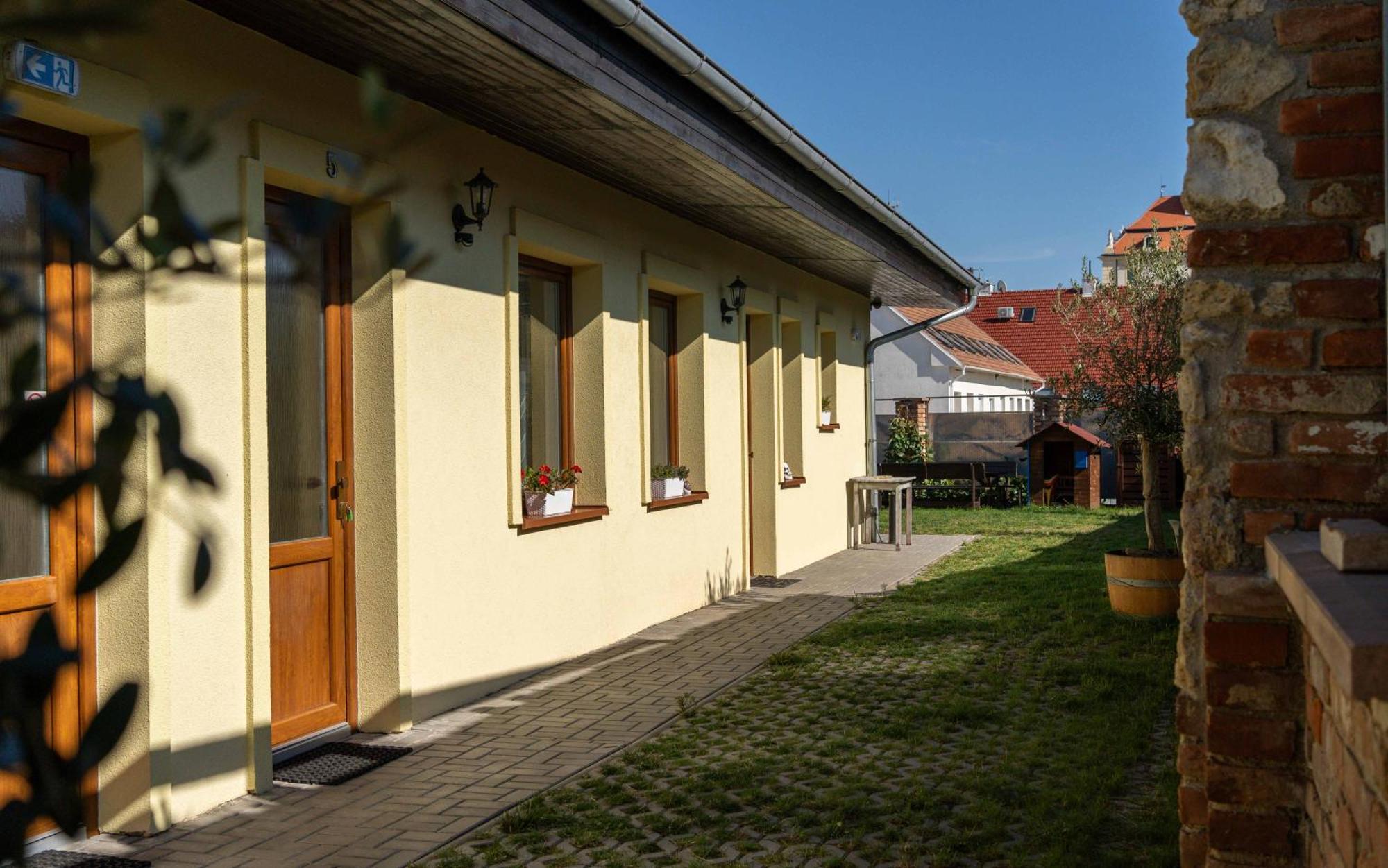 Penzion Alenka Valtice Esterno foto